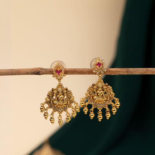 Antique Earrings E1556