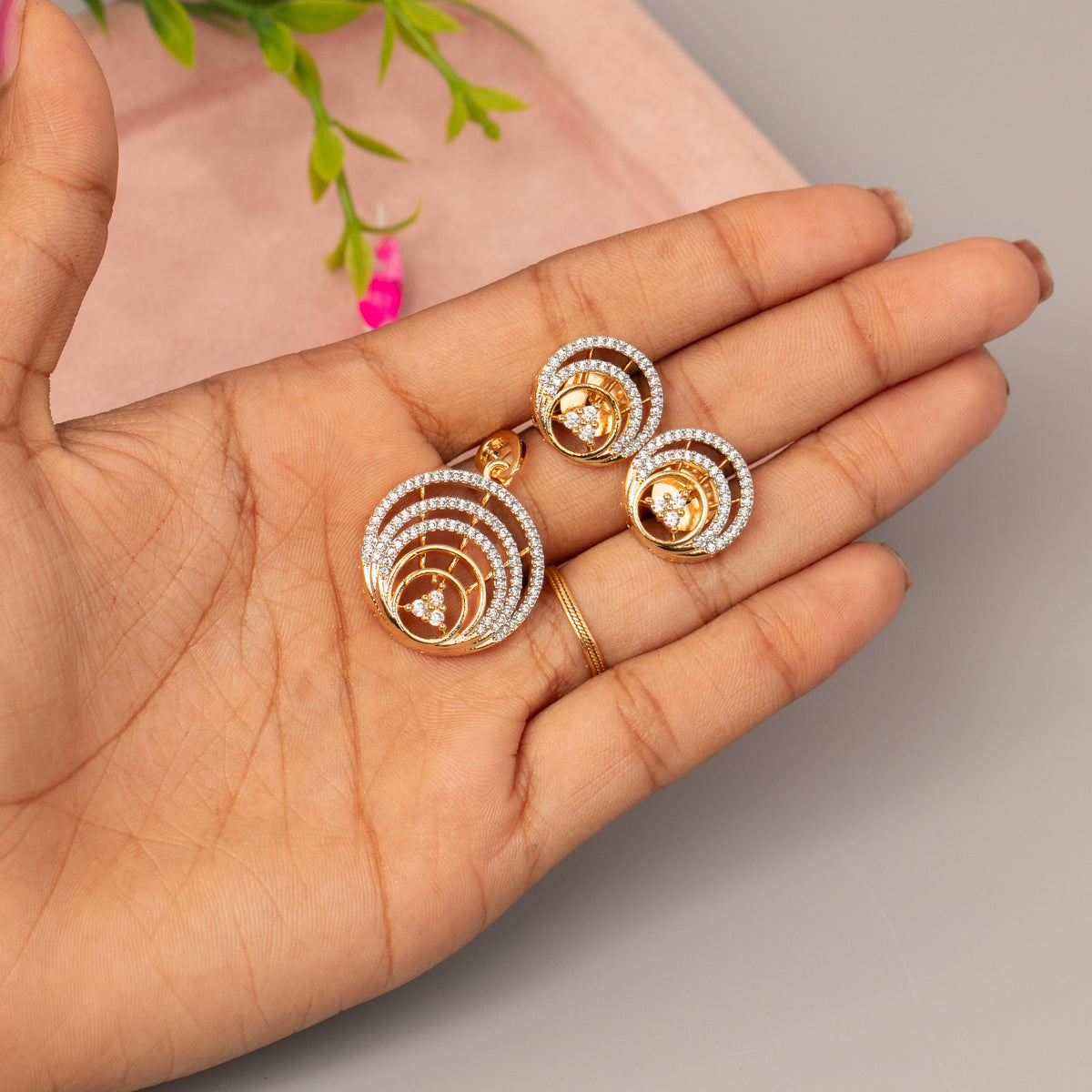 AD Pendant With Stud Earrings P56