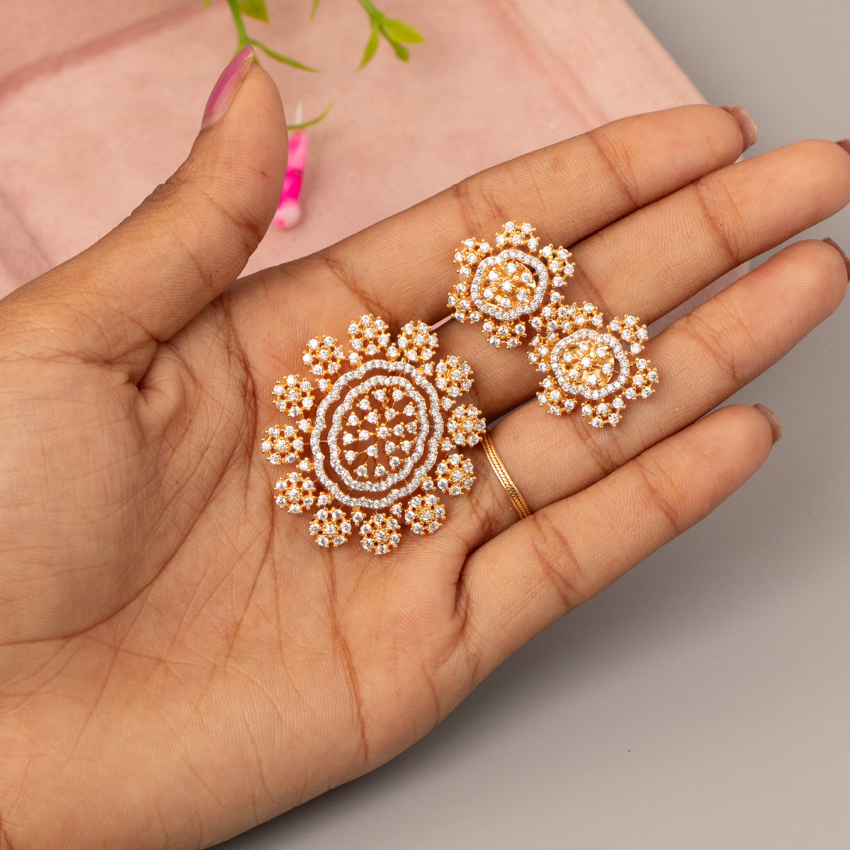 AD Pendant With Stud Earrings P54