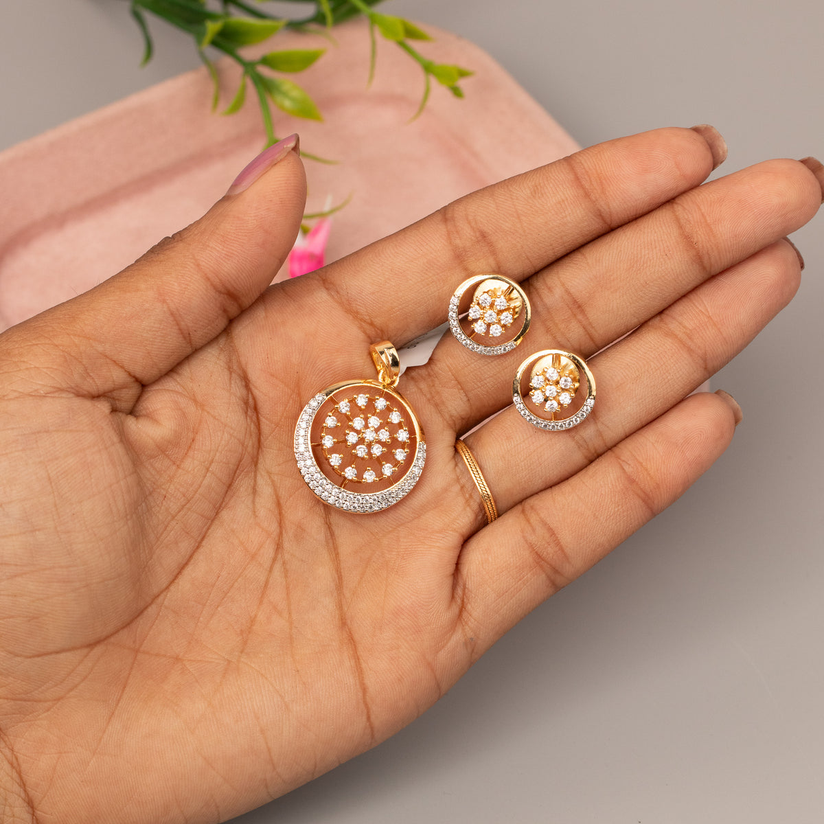 AD Pendant With Stud Earrings P57