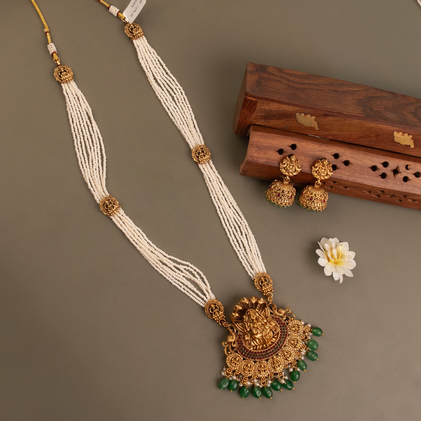 Necklace 439