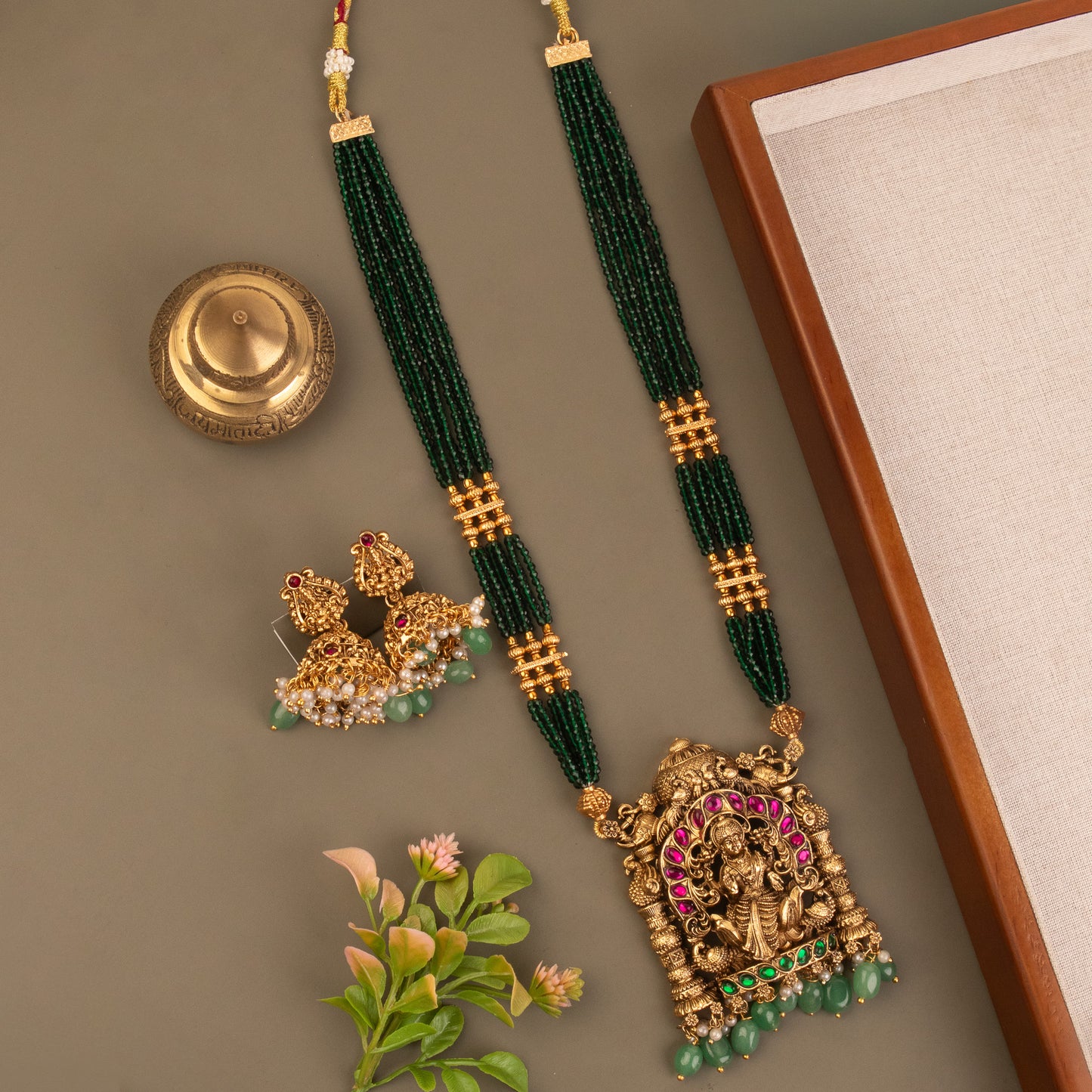 Necklace 054