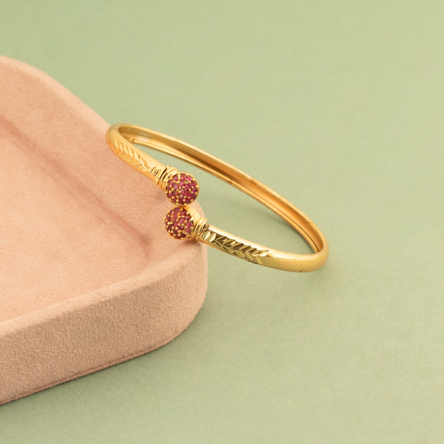 Cuff Bangle B562