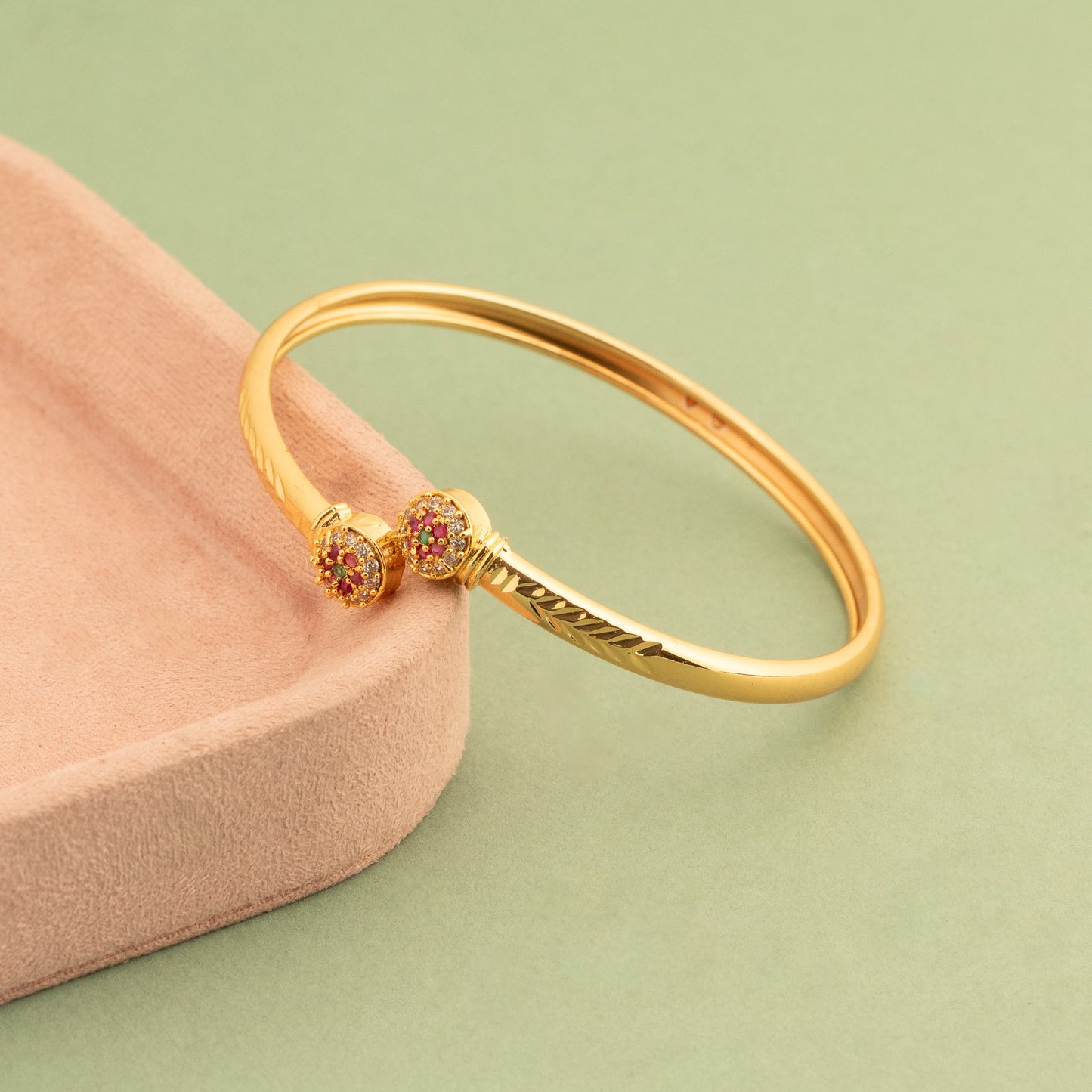 Cuff Bangle B562