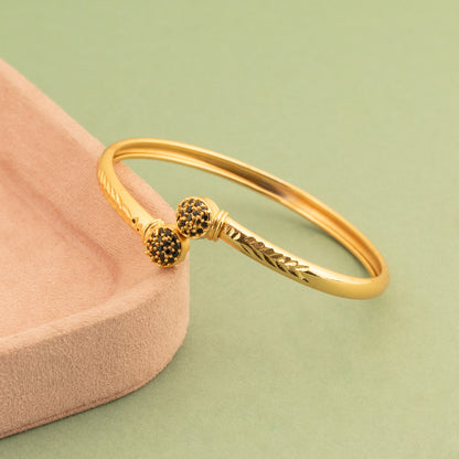 Cuff Bangle B562