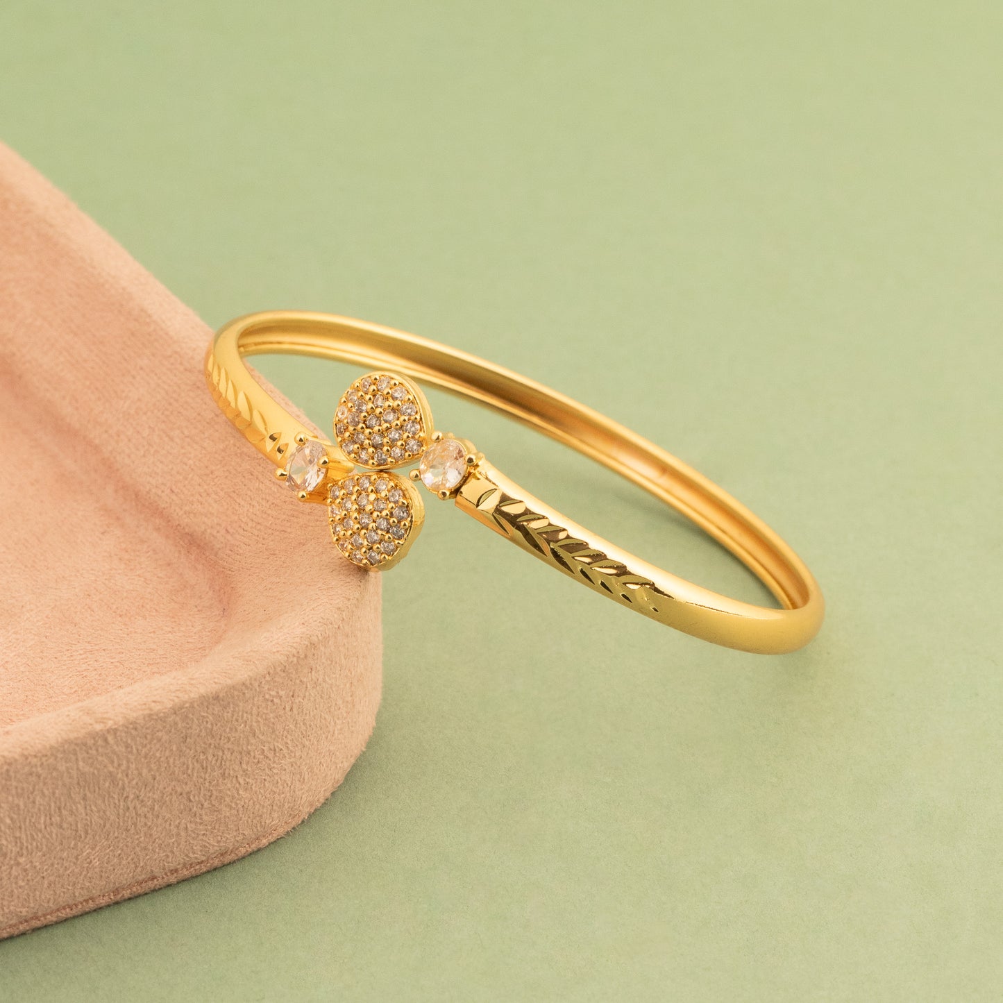 Cuff Bangle B563