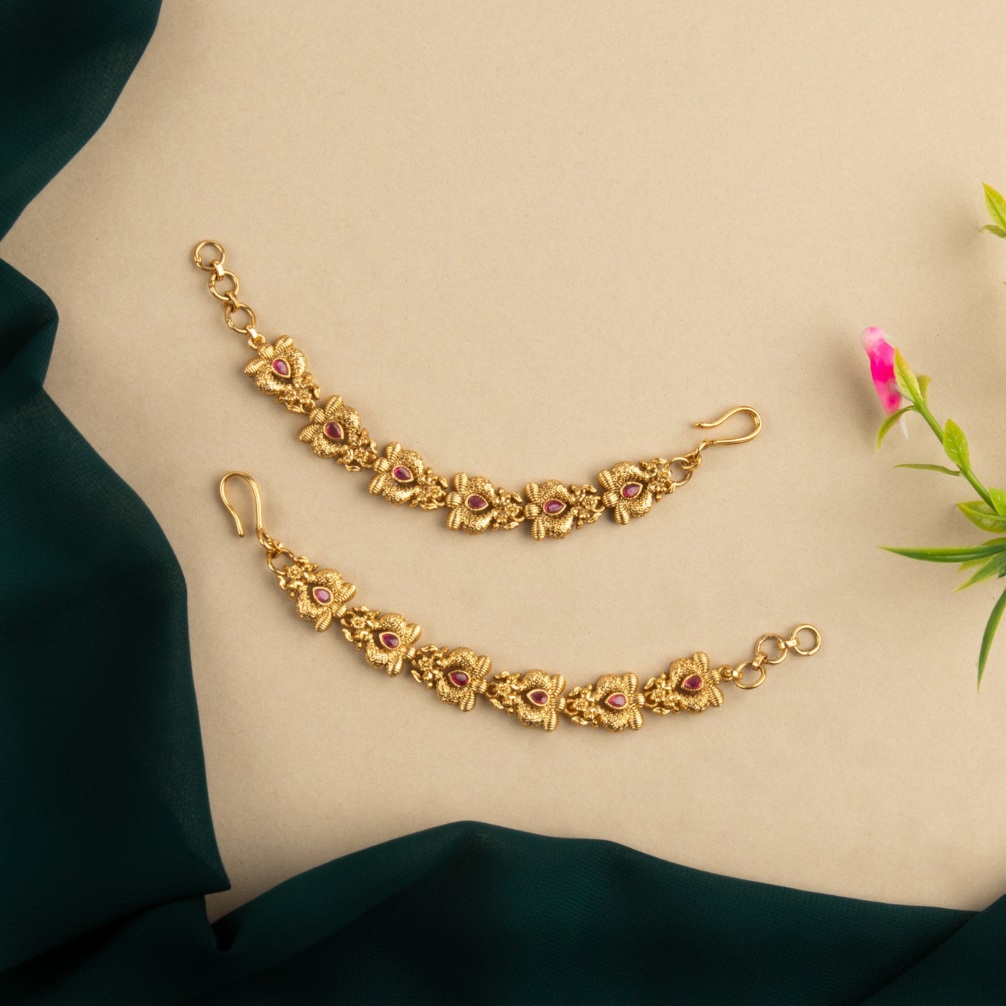 Premium Ear Chain EC68