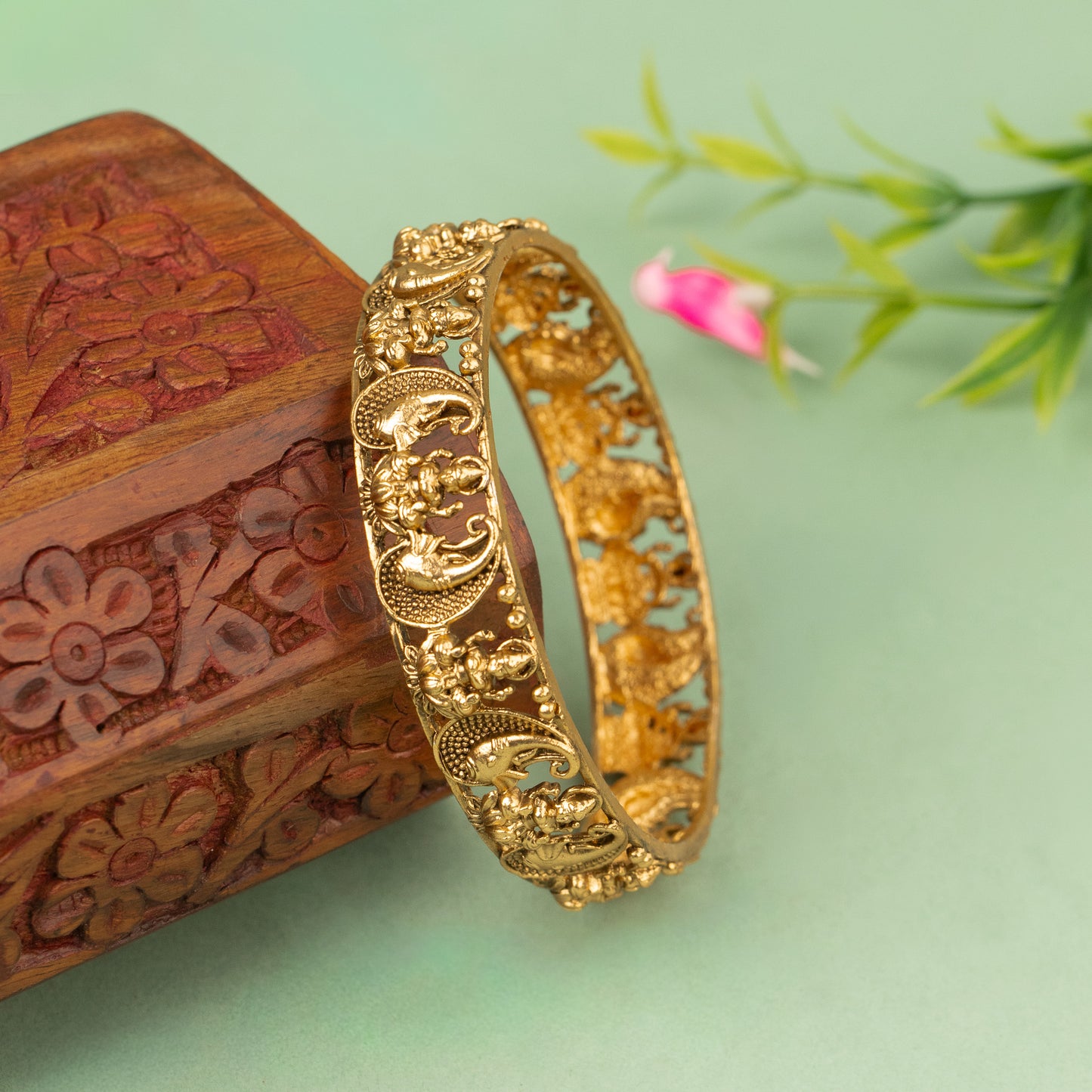 Antique Bangle B31