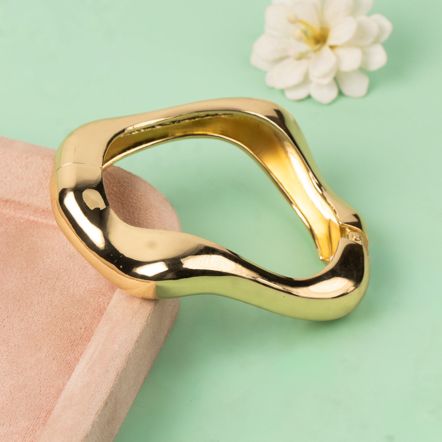 Cuff Bangle B570