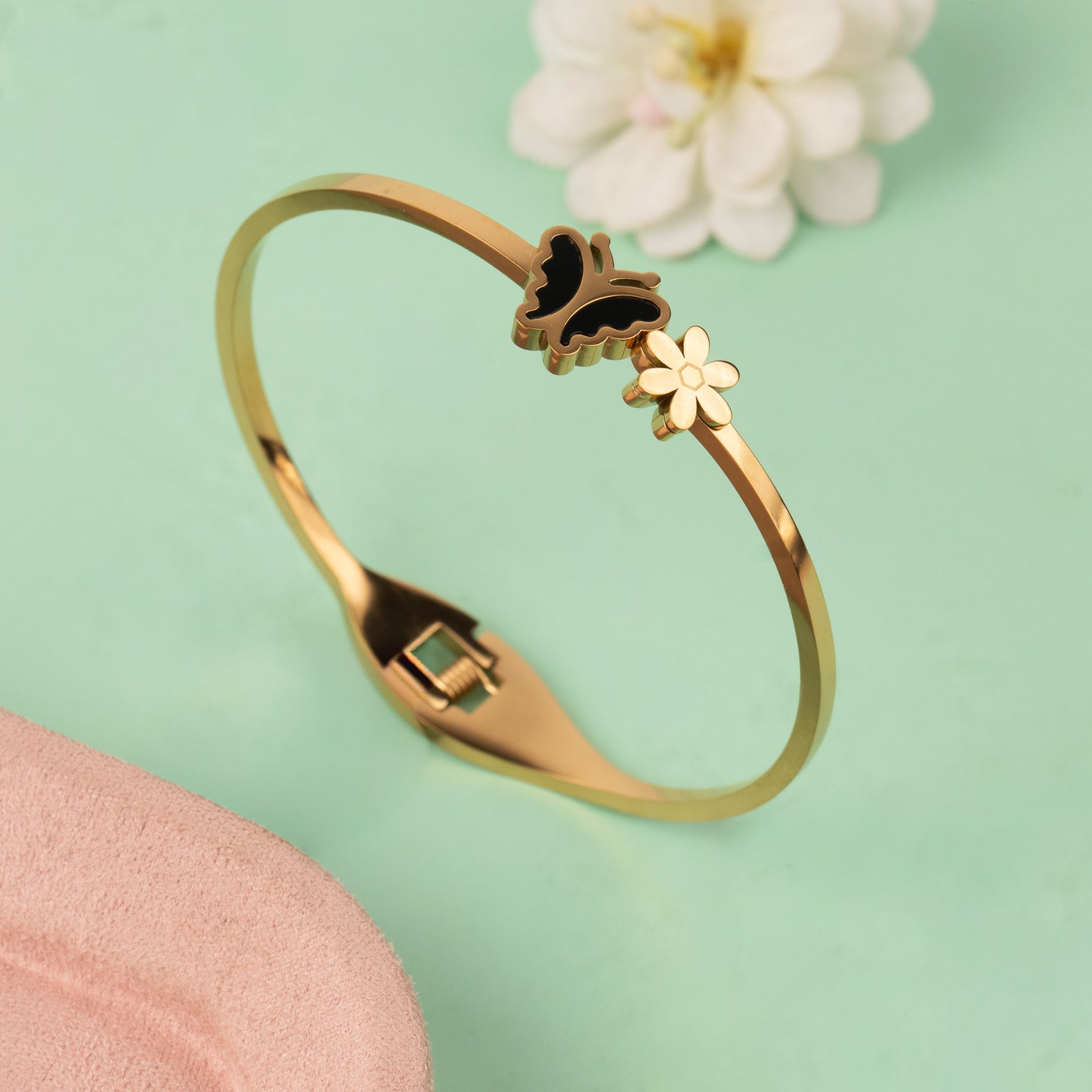 Cuff Bangle B574