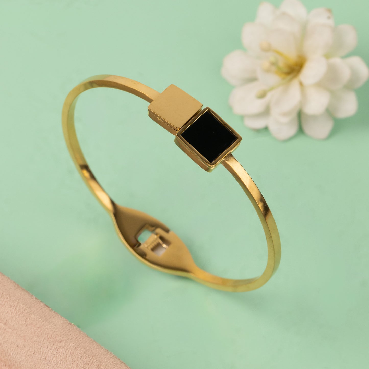 Cuff Bangle B580