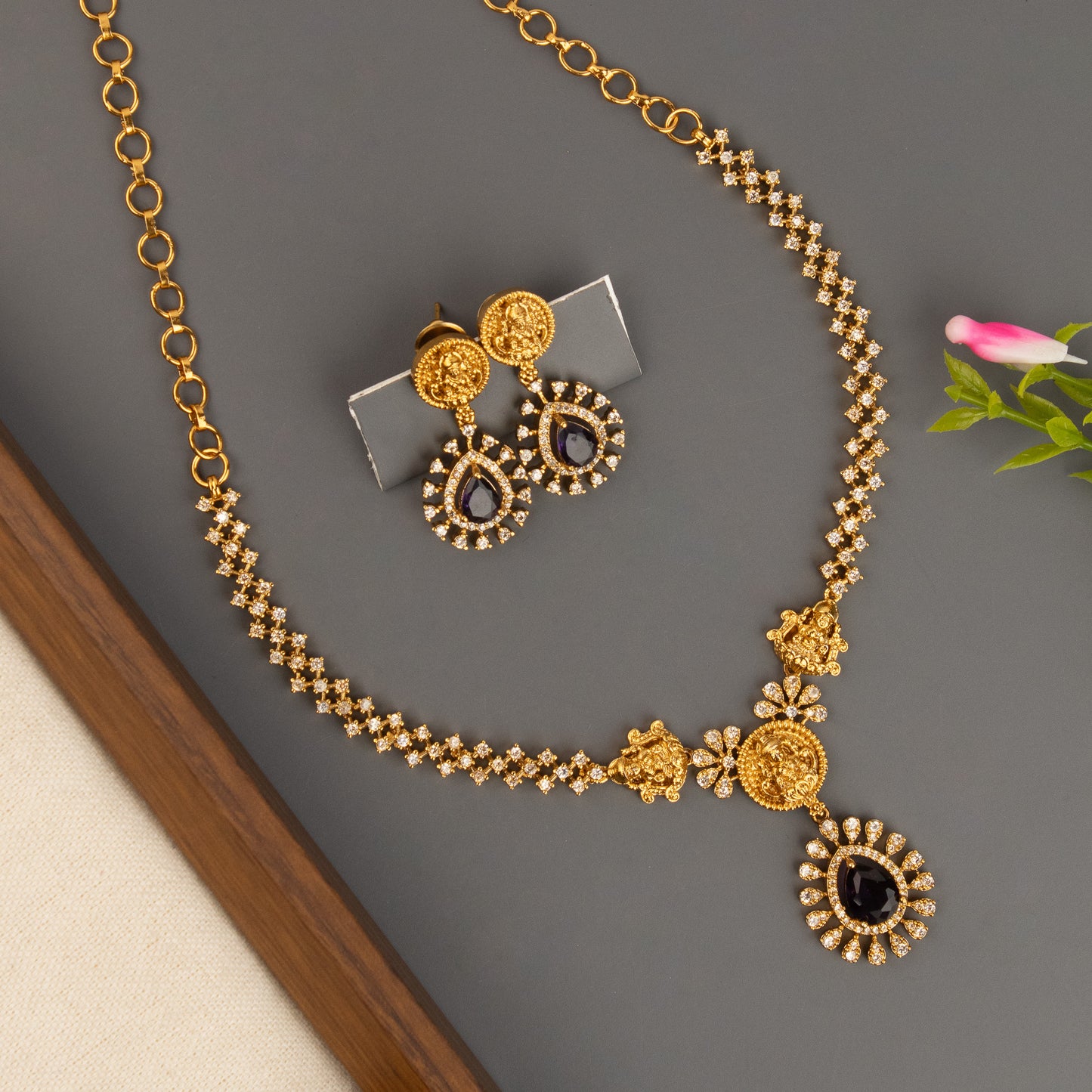 Necklace 352
