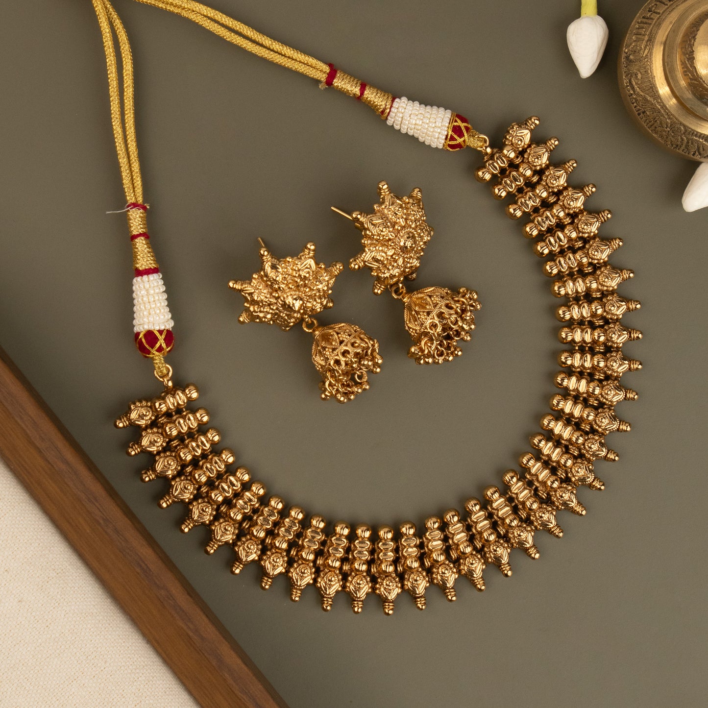 Premium Necklace 685
