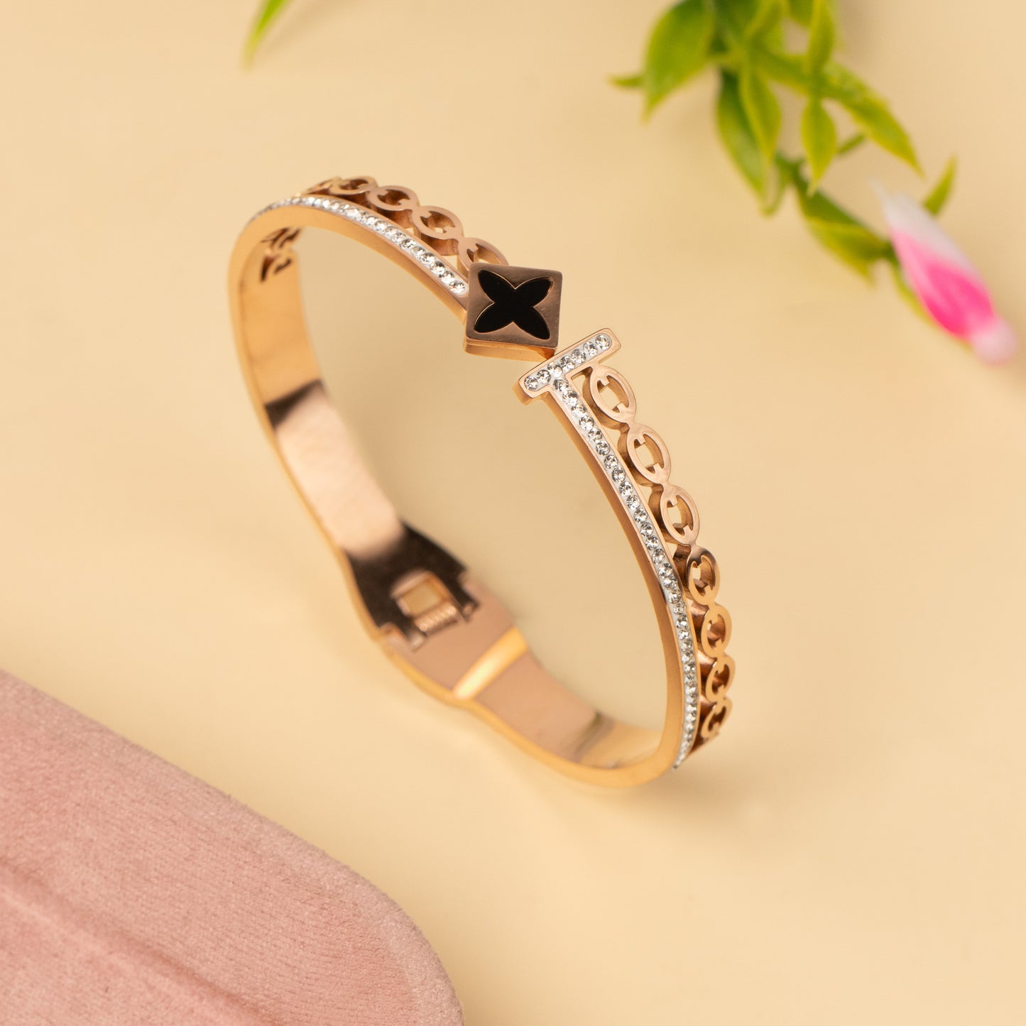 Cuff Bangle B585