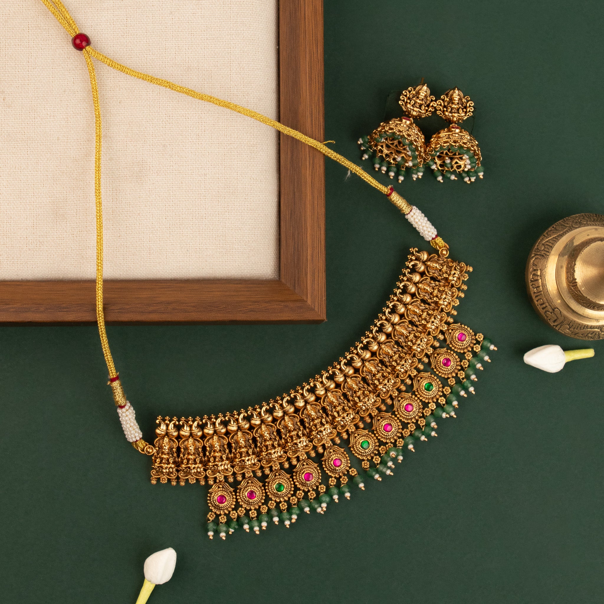 Premium Necklace 1077 – Urvasi ladies novelty
