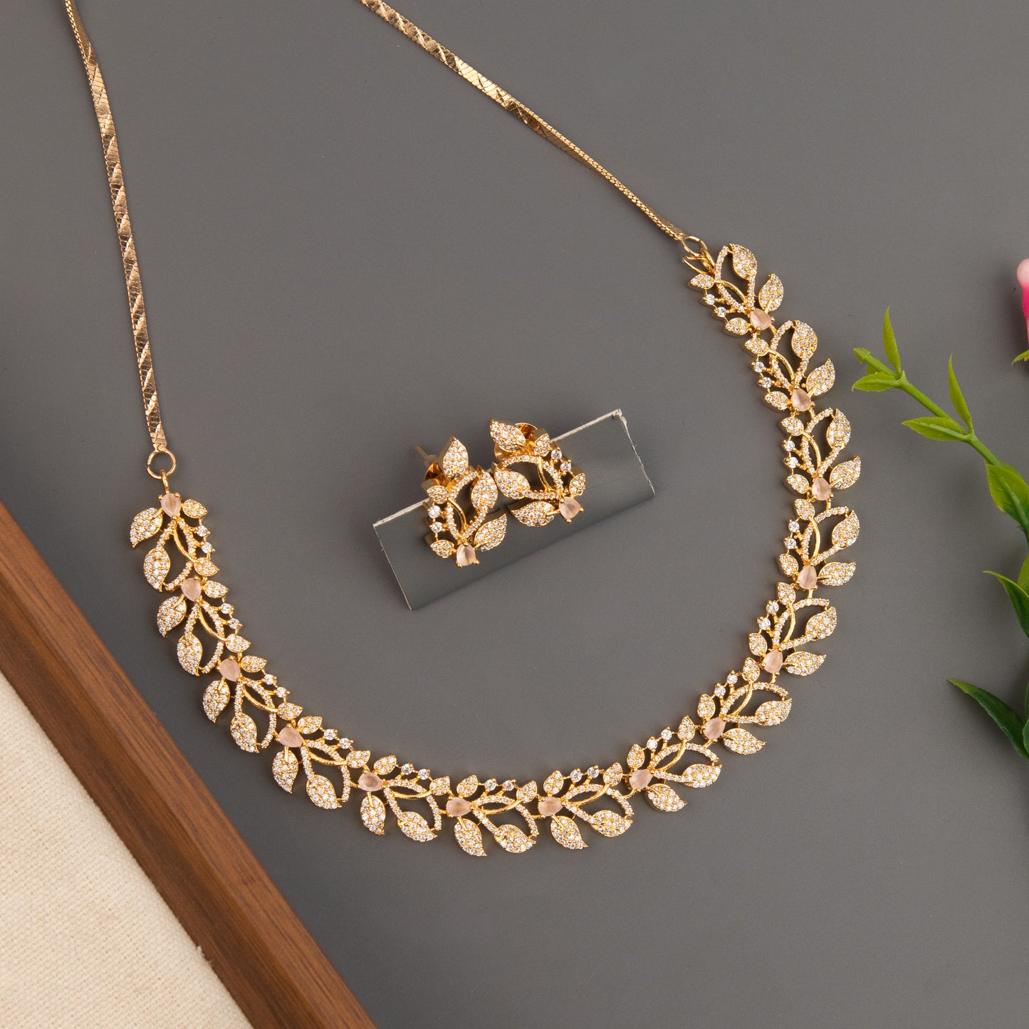 Premium Necklace 990