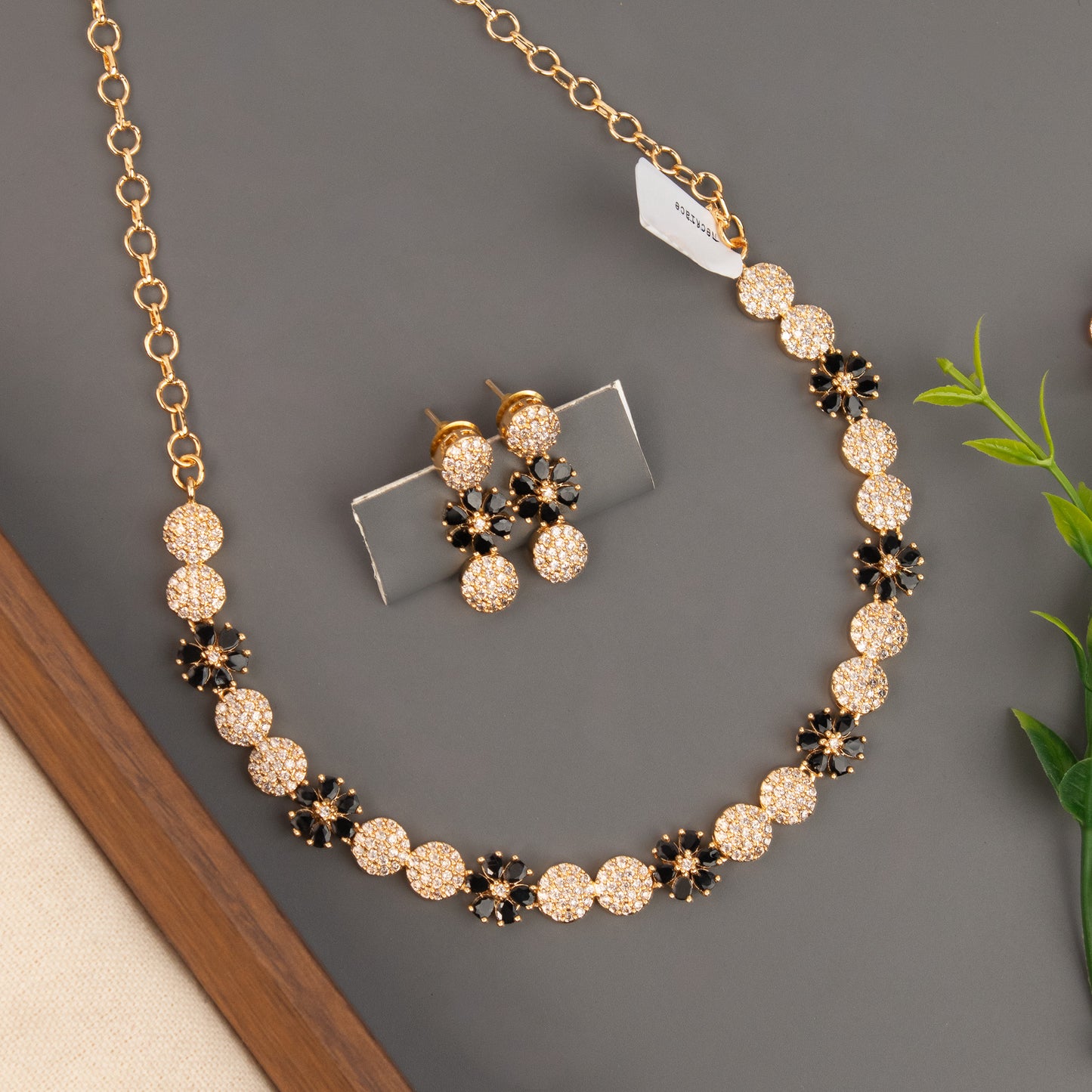 Necklace 208
