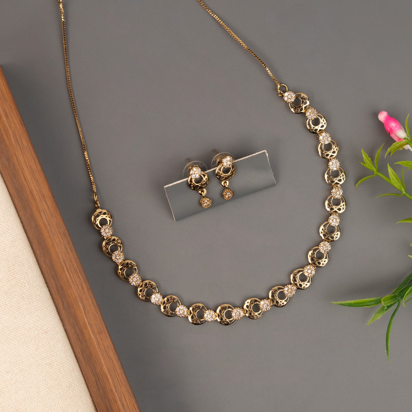 Necklace 737