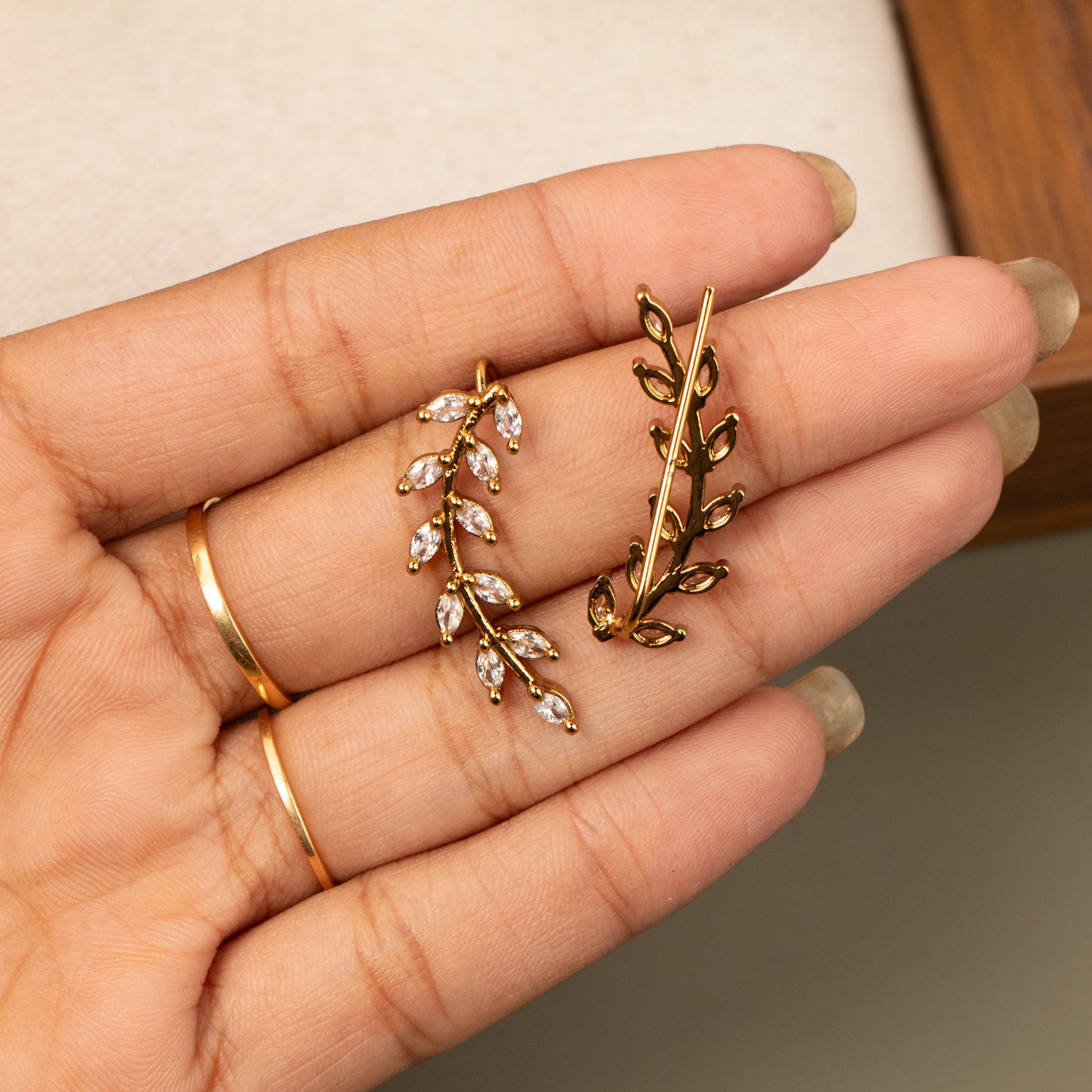 Leaf-Designed AD Ear-Cuff Earrings E1139