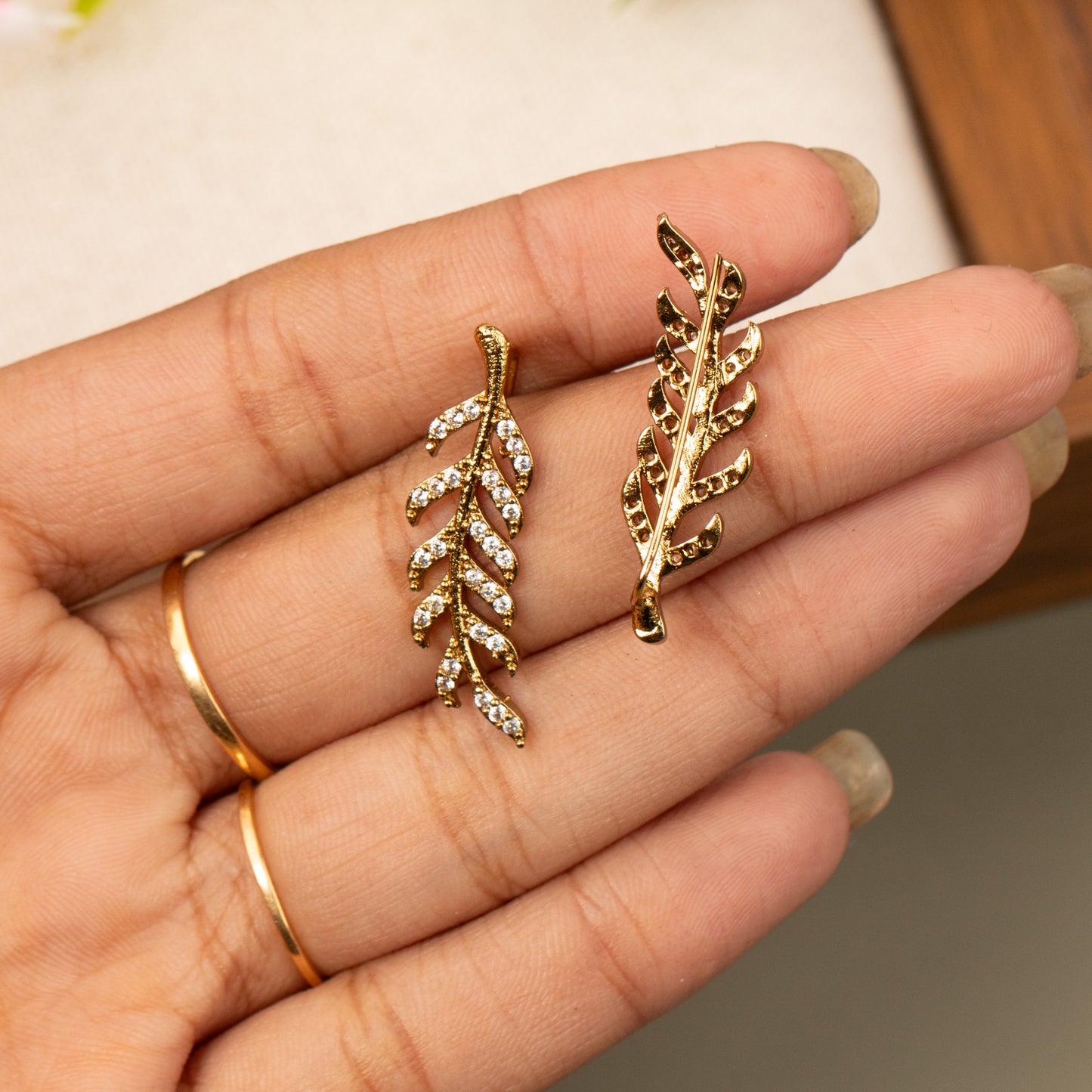 Leaf-Designed AD Ear-Cuff Earrings E1141