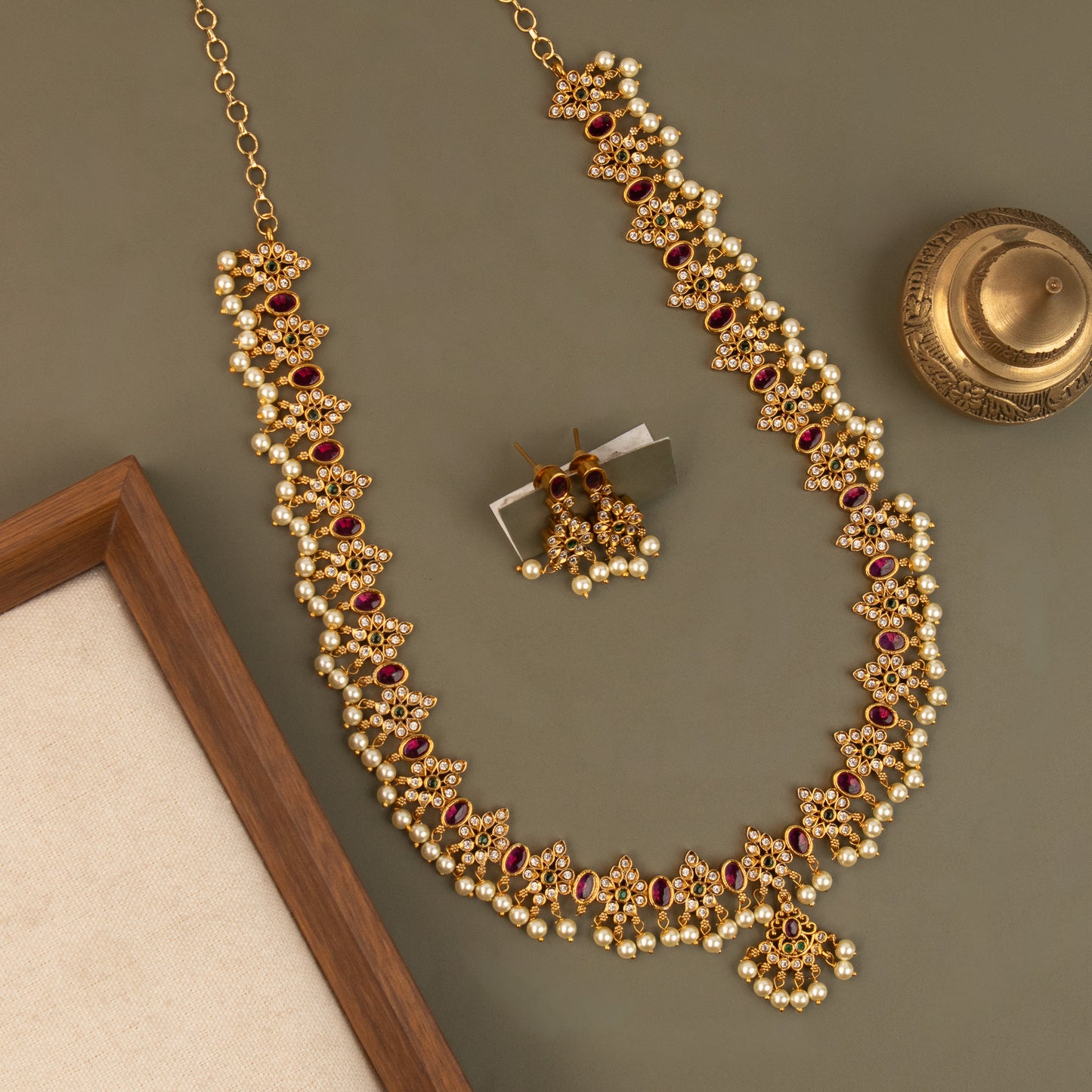Necklace 750