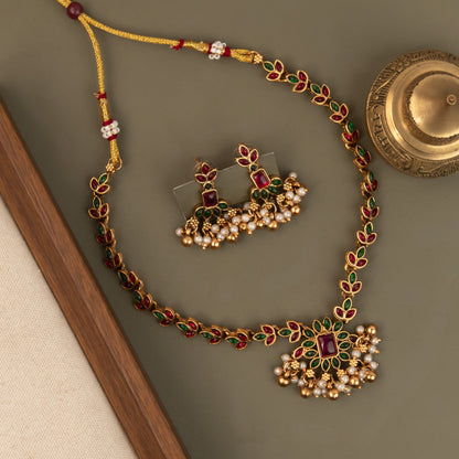 Necklace 689