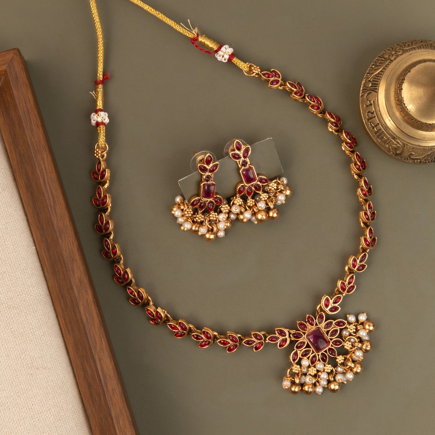 Necklace 689