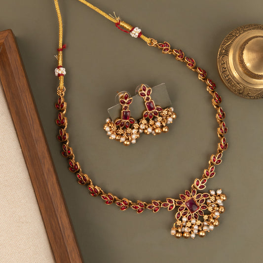 Necklace 689