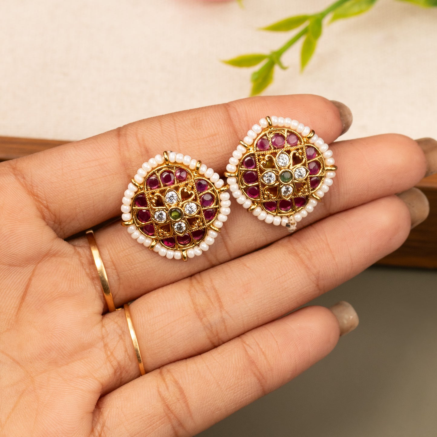 Antique Stud Earrings E1293