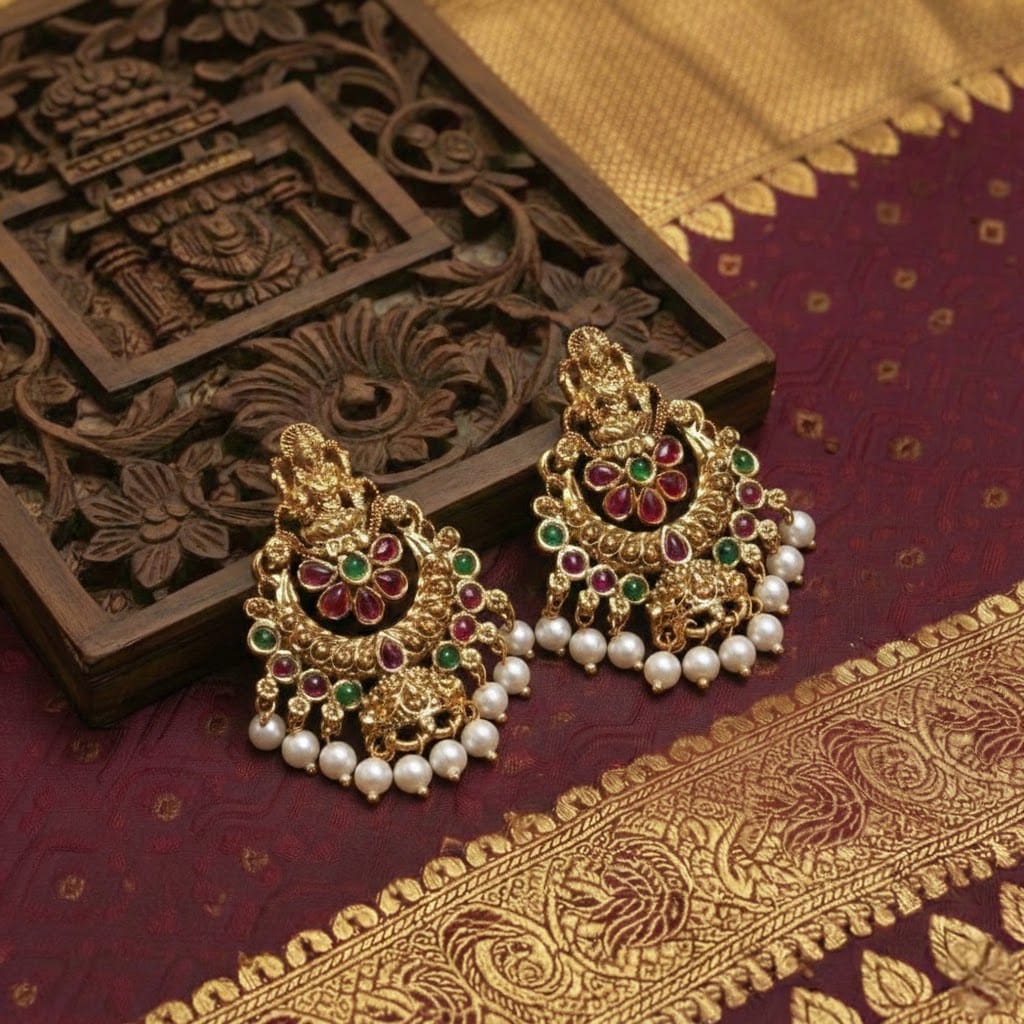 Antique Earrings E460