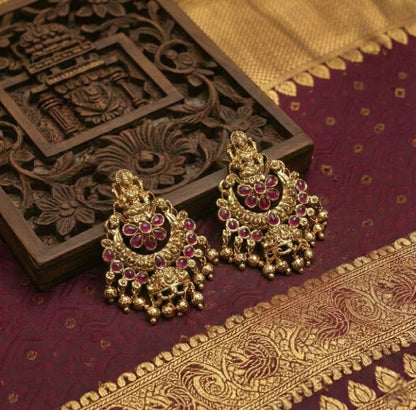 Antique Earrings E460