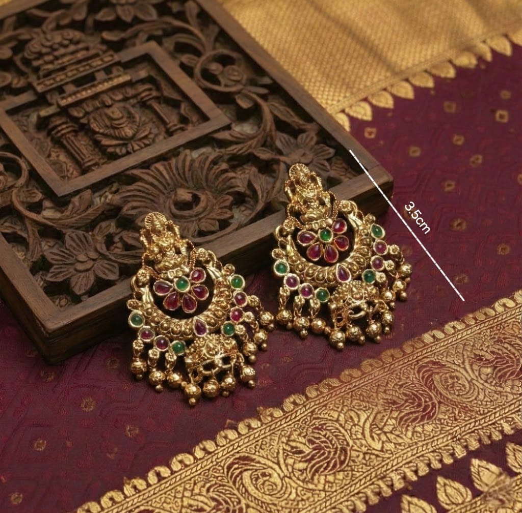 Antique Earrings E460