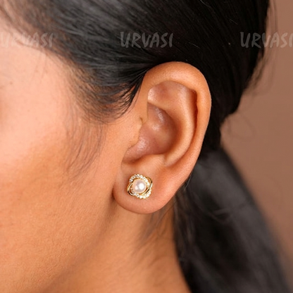 Rhodium Polish AD Pearl Stud-Earrings E1184