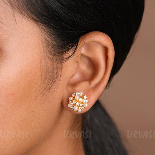 Gold-Toned Stone-Studded Pearl Earrings E1186