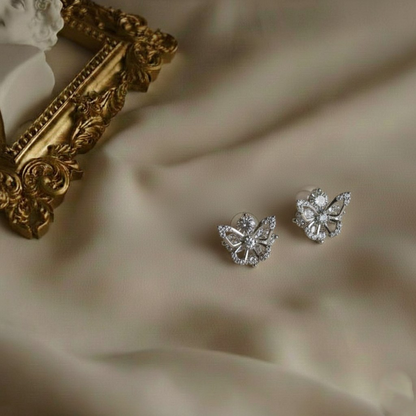 Stud Earrings E337