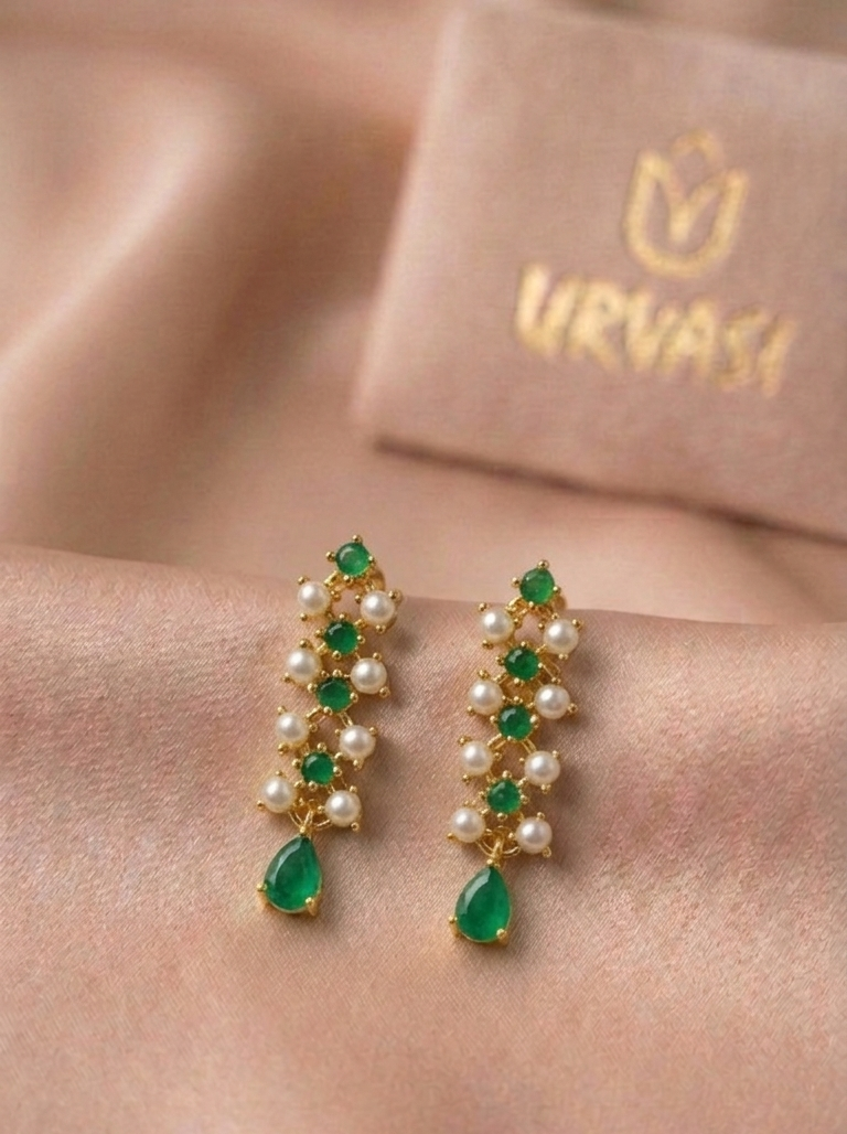Gold Finished Pearls Earrings E1043