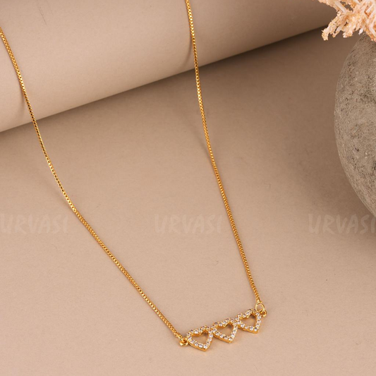 Gold-Toned Heart-Pendant Chain SC372