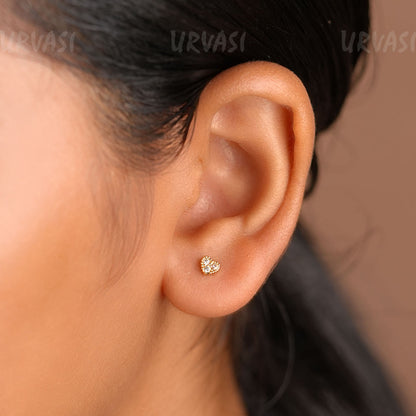 Minimal Heart Shaped Earrings E1185