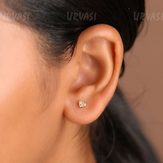 Minimal Heart Shaped Earrings E1185