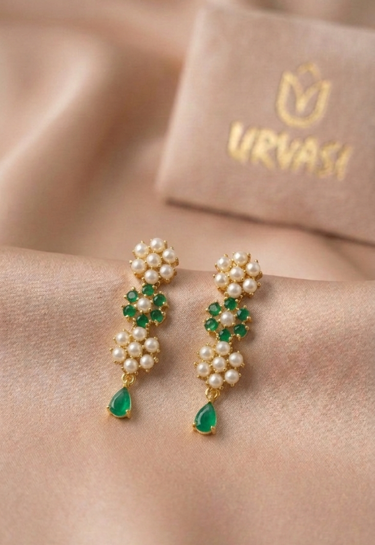 Gold Finished Pearls Earrings E1044
